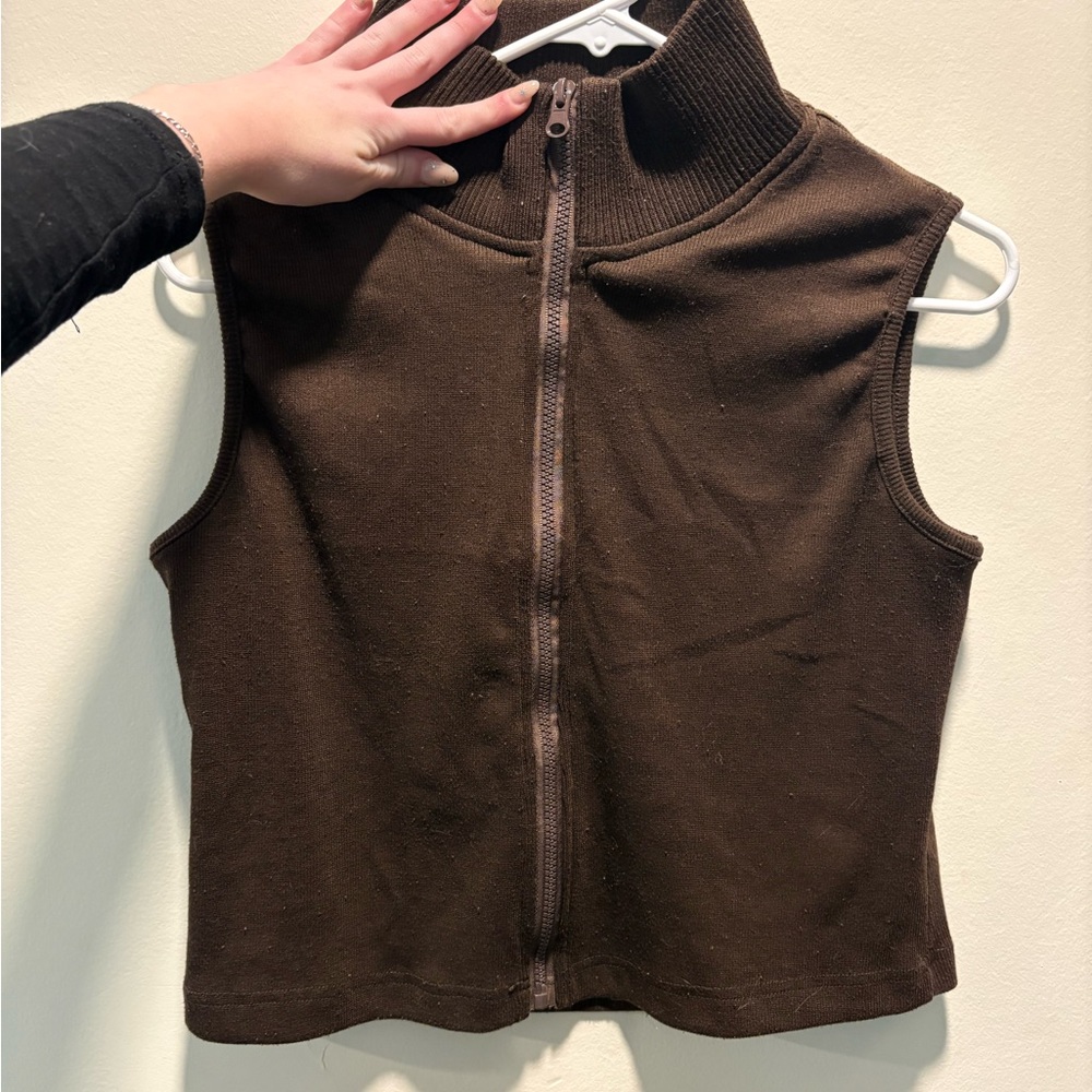 2/$30 Y2K Cropped Brown Ribbed Zip-Up Sweater Vest - Size M